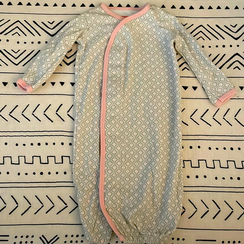 Like new Magnetic Me elastic night gown. 0-3months